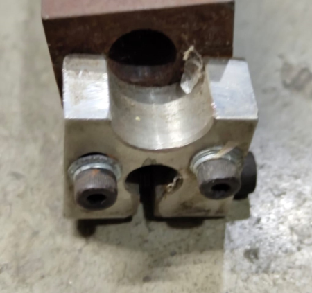 [228-0354] SOPORTE DE LA CUCHILLA 84779000